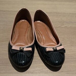Chic Black and Pink Women's Loafers